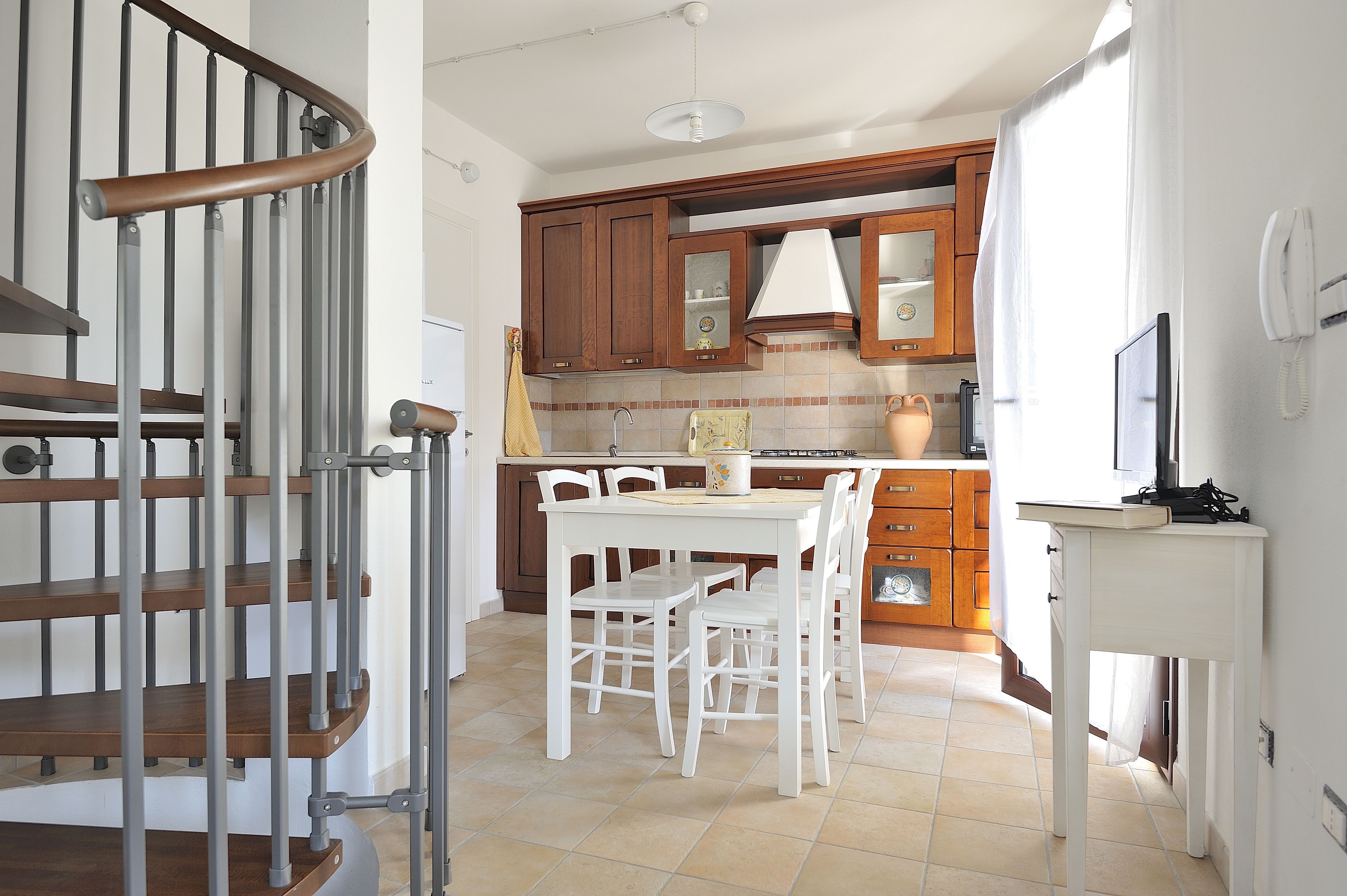 Apartamento, 2 quartos | Área de estar | TV de tela plana