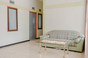 Lobby - OYO 894 Nusa Indah Homestay Syariah (Batu)