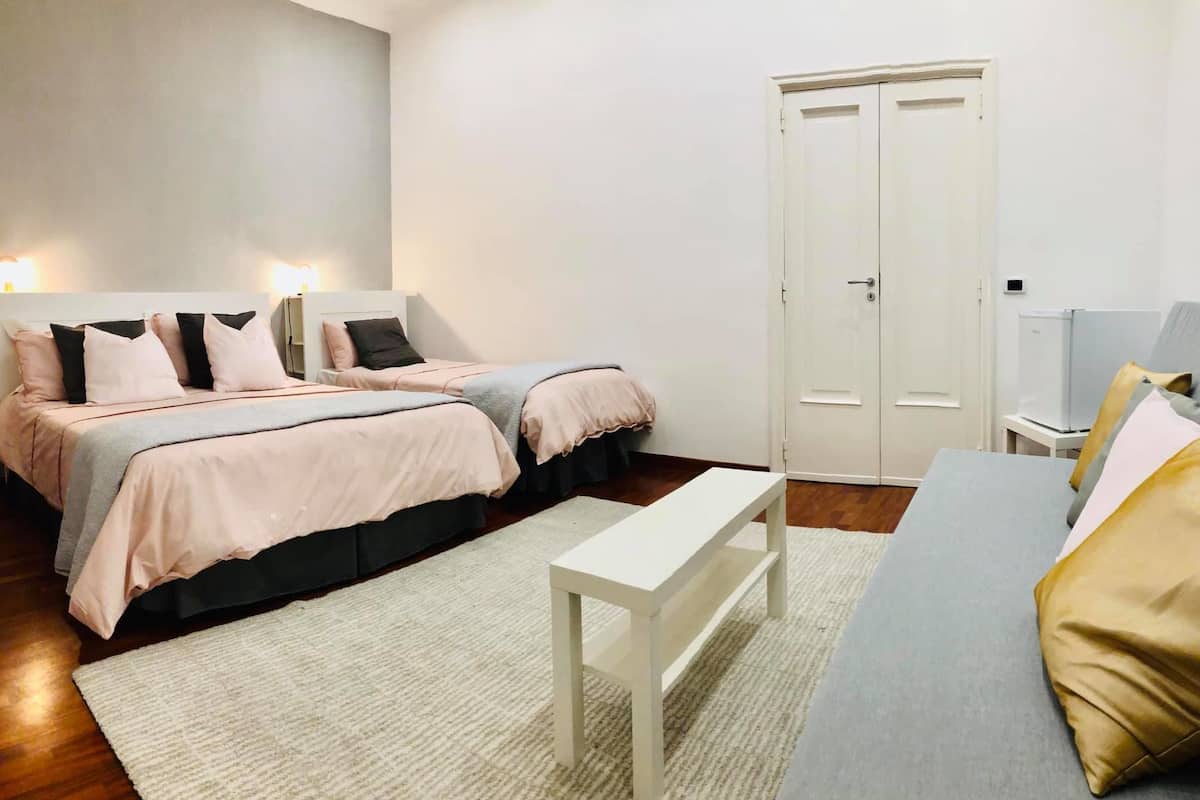 Habitación familiar, varias camas, baño privado (Roccia) | Ropa de cama de alta calidad, wifi gratis y decoración personalizada