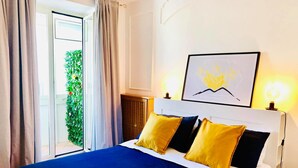 Double Room, Private Bathroom (Magma) | Premium bedding, WiFi (free), individually decorated - Civico Vesuvio (Naples)