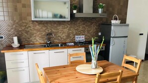 Studio, 1 Queen Bed with Sofa bed, Kitchenette (Cratere) | Private kitchen - Civico Vesuvio (Naples)