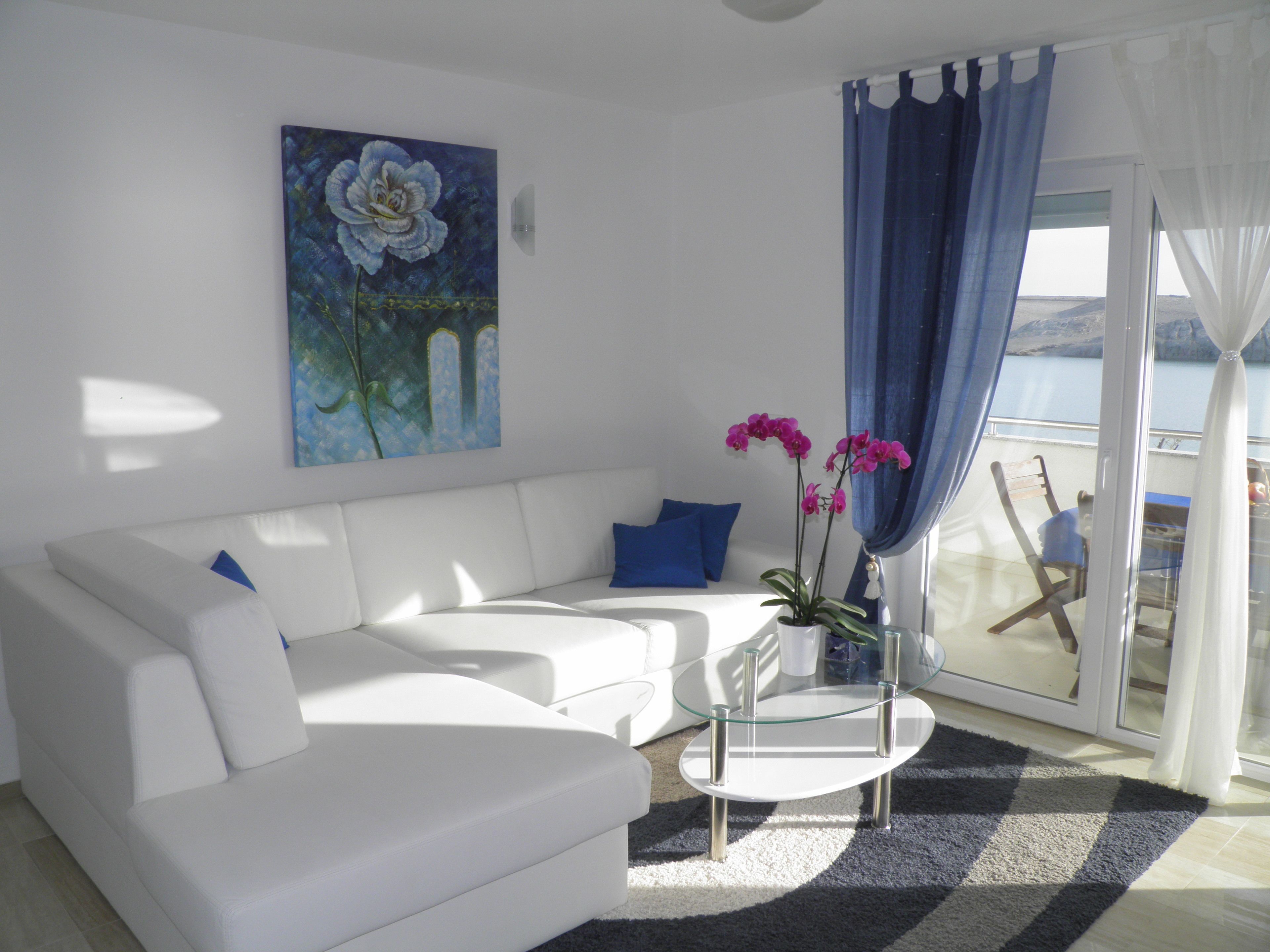 Exclusive Apartment | Living area | Flat-screen TV