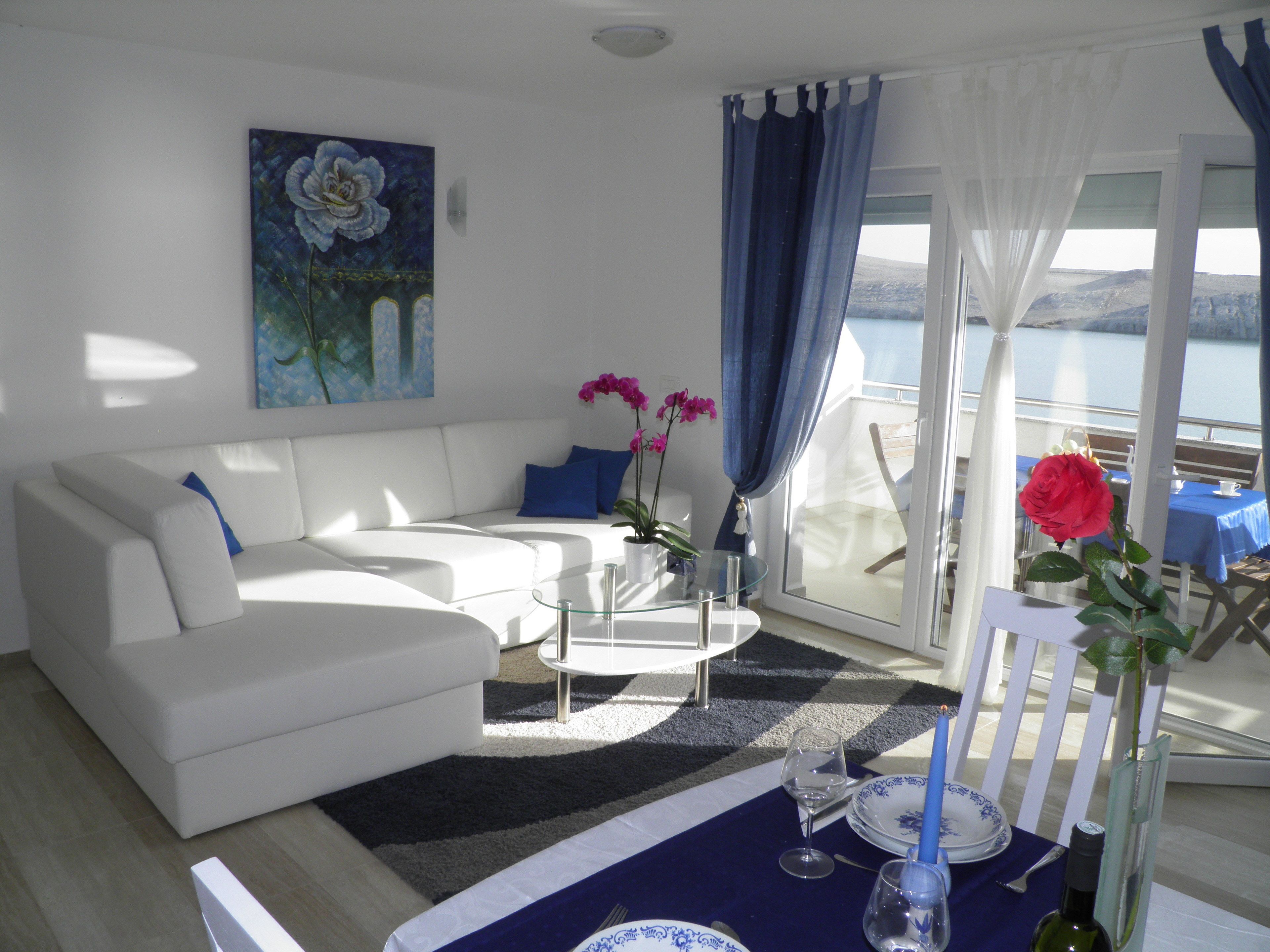 Exclusive Apartment | Living area | Flat-screen TV