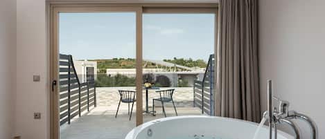 Camera Luxury (Private Spa Tub) | 2 camere, una cassaforte in camera, tende oscuranti, insonorizzazione
