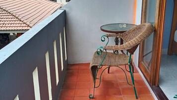 Standard Room with Air-con | Wifi gratis y ropa de cama