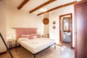 Apartamento, 3 habitaciones | Escritorio, tabla de planchar con plancha, cunas gratuitas