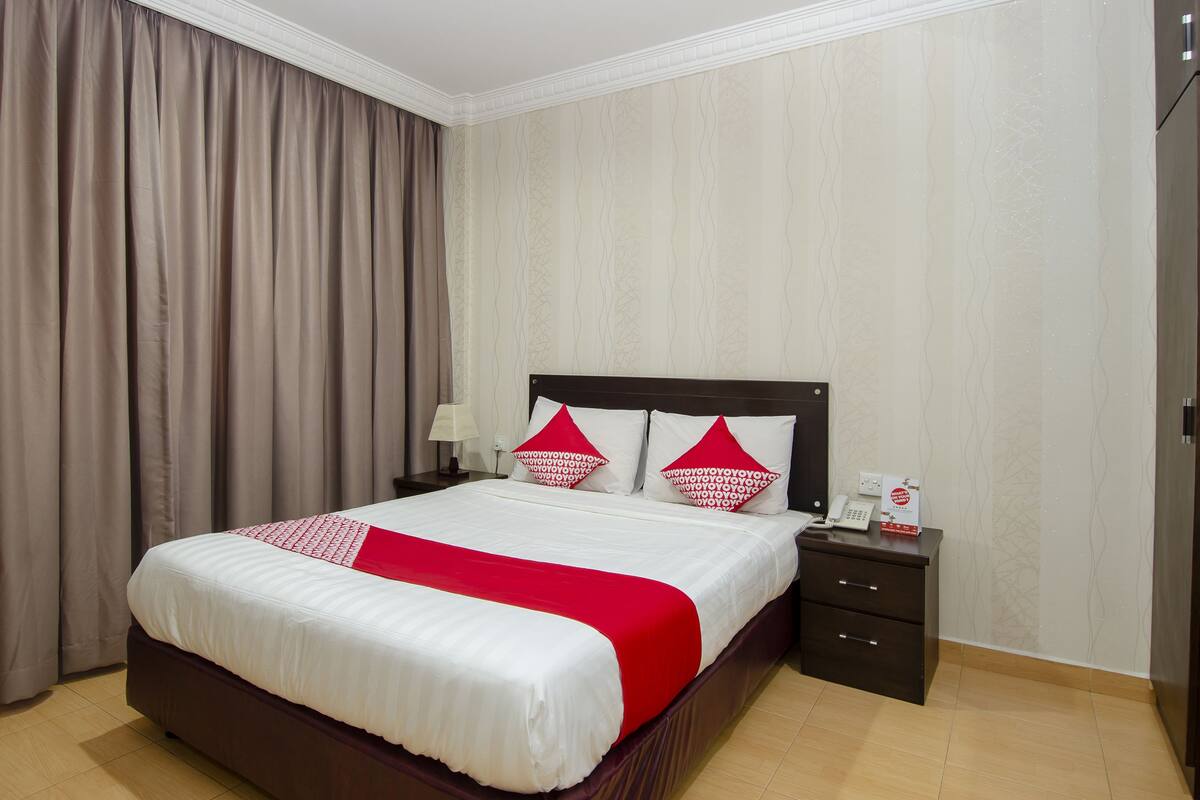 Deluxe Suite | Desk, WiFi (free), bed sheets