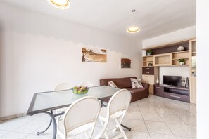 Appartamento, 3 camere da letto | Soggiorno | TV a schermo piatto