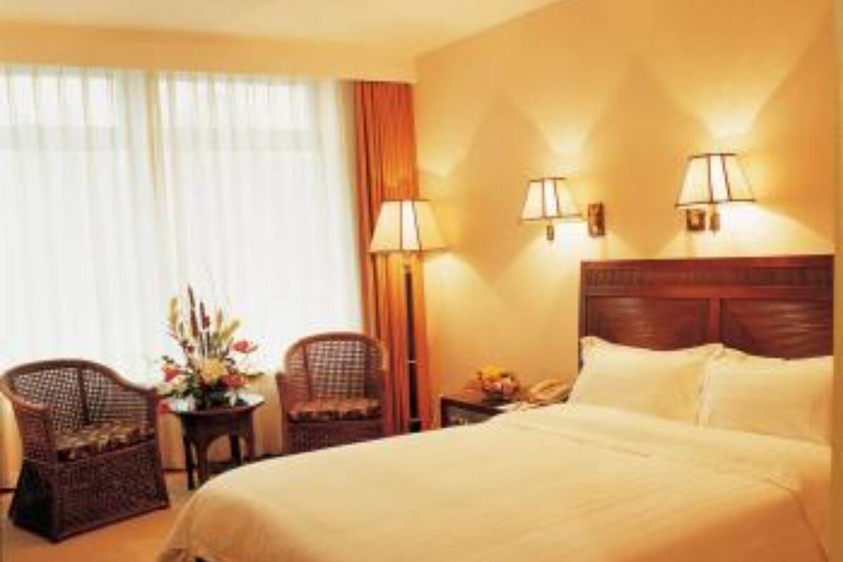 Deluxe Double Room | In-room safe, desk, blackout drapes, iron/ironing board (on request)