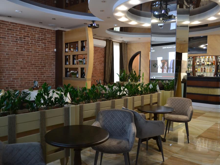 Sudah termasuk sarapan ala kontinental setiap hari