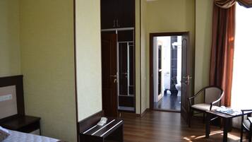 Superior Double Room, Sauna | Hypo-allergenic bedding, desk, laptop workspace, blackout curtains