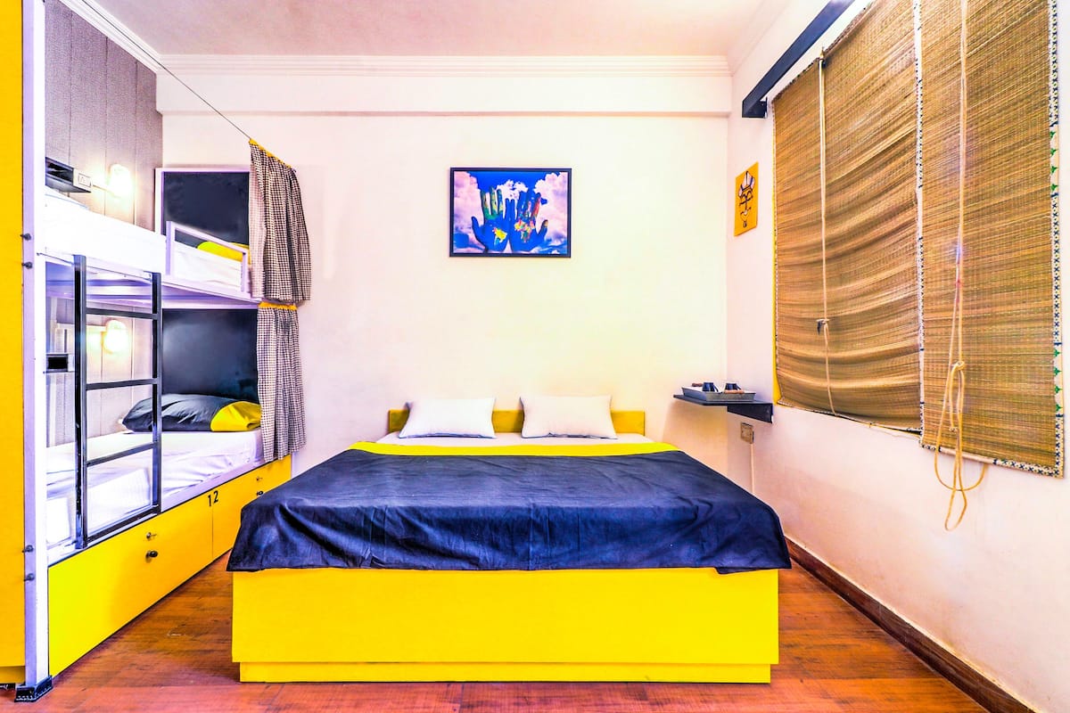 Basic Room | Laptop workspace, rollaway beds, free WiFi, bed sheets