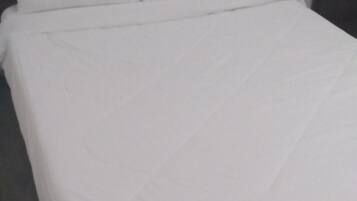 Phòng đơn Deluxe | Minibar, trang trí khác biệt, trang bị nội thất với thiết kế riêng biệt