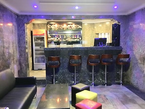 Bar (en la propiedad)