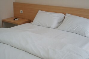 ห้องดีลักซ์ดับเบิล | โต๊ะทำงาน, Wi-Fi ฟรี, ผ้าปูที่นอน