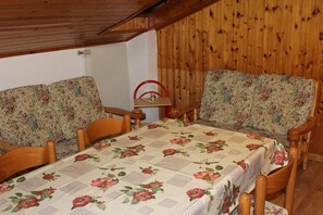 Appartement, 2 chambres | Coin séjour