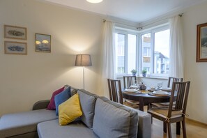 Apartment | Living area | Flat-screen TV - Apartament Górski - Apartamenty 5d (Swieradow-Zdroj)