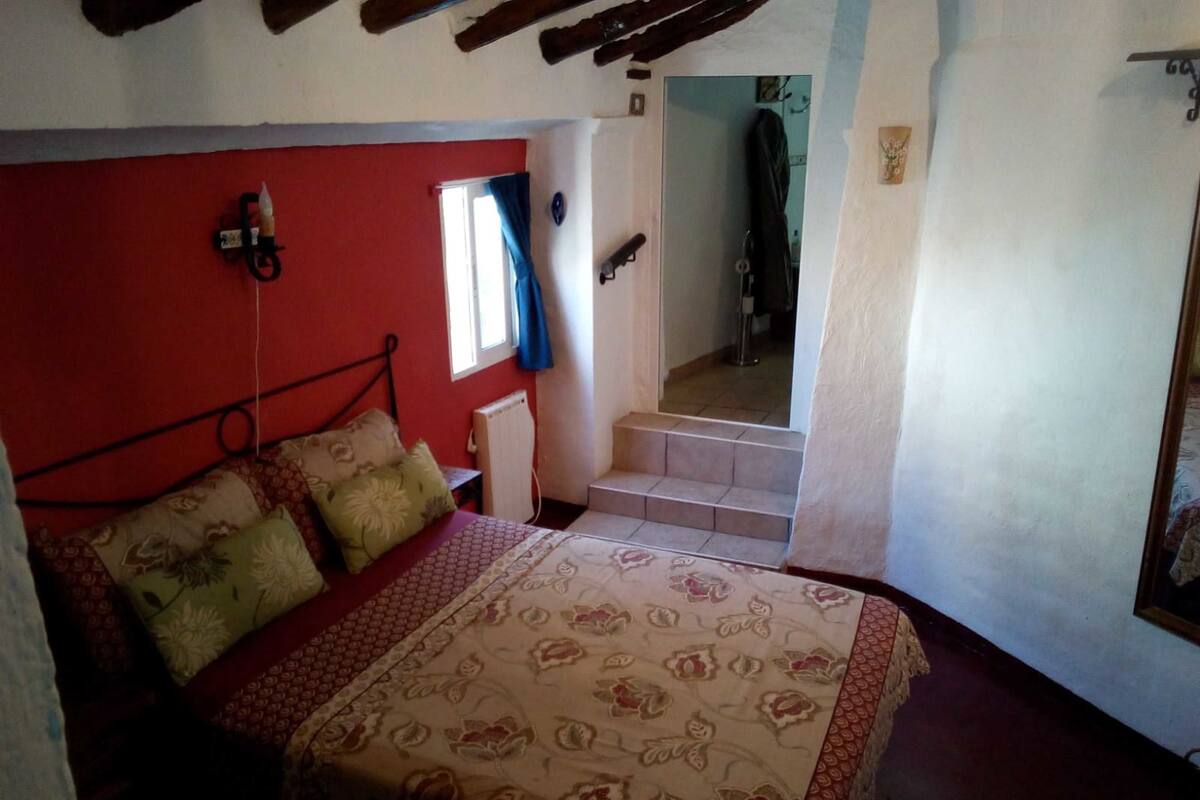 In-room safe, desk, blackout drapes, WiFi (free)