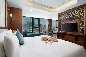 Suite King with Partial Sea View | Premium bedding, down comforters, memory foam beds, minibar - CN Palace Boutique Hotel & Spa (Da Nang)