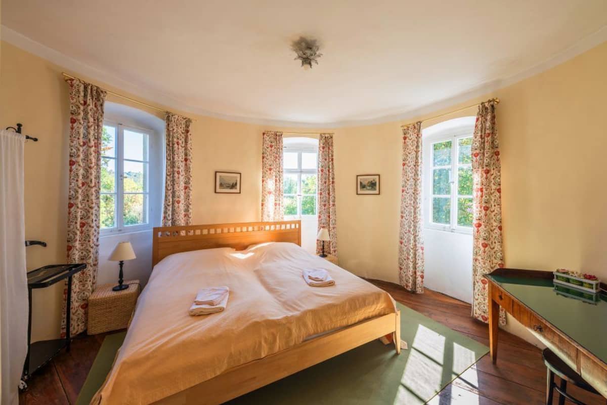 Apartment (Falkennest) | Iron/ironing board, free cribs/infant beds, rollaway beds, bed sheets