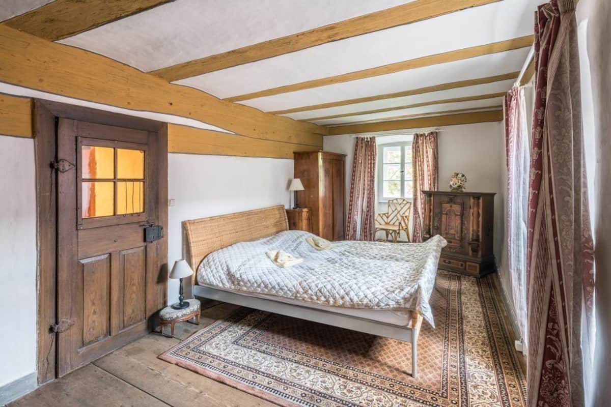 Apartment (Schloss-Appartment) | Iron/ironing board, free cribs/infant beds, rollaway beds, bed sheets