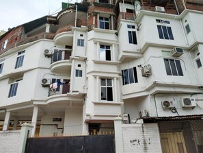 Exterior - Kalpataru Guest House (Guwahati)