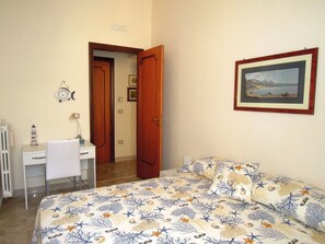 Chambre double | Bureau, lit de bébé (supplément), accès au Wi-Fi (inclus)