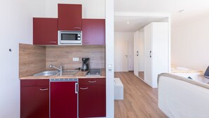 Economy Room (C76) | Private kitchenette - Bedas - Residenz an den Kaiserthermen (Trier)
