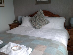 客房, 1 张特大床, 花园景观 | 记忆海绵床垫、特色装修、特色家居、遮光窗帘