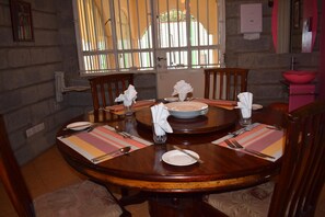 Restaurant - Tommy's Lounge (Syokimau)