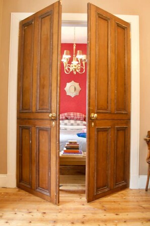 1 Schlafzimmer, Bügeleisen/Bügelbrett