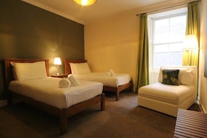 Iron/ironing board, travel cot, free WiFi