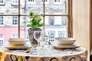 Apartment (1 Bedroom) | Private kitchen | Fridge, microwave, stovetop, electric kettle - JOIVY Royal Mile Apartment for Two - Location, Location! (Edinburgh)