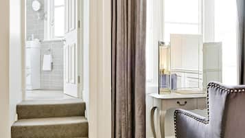 Apartment (3 Bedrooms) | 3 bedrooms, free WiFi