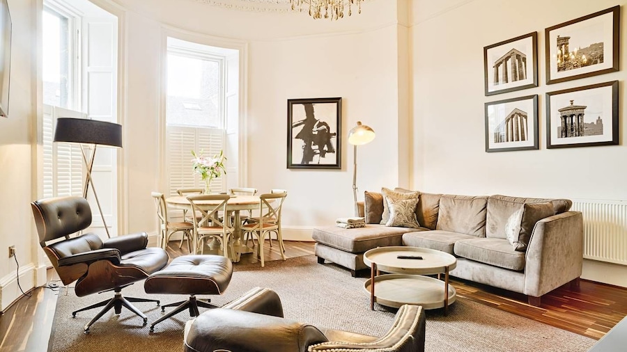 JOIVY Luxury George Street Apartments: Edinburgh Suite