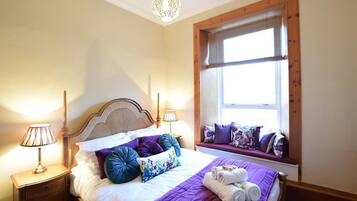 2 bedrooms, travel crib, free WiFi, bed sheets