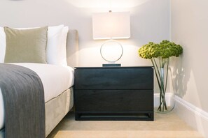 1 bedroom, free WiFi, bed sheets - JOIVY Palmerston Place Residence: Luxury City Centre Apt With Private Parking (Edinburgh)