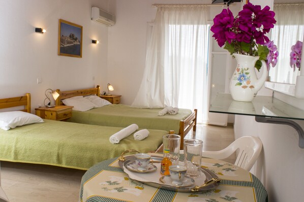 Double Room | Free WiFi, bed sheets - Sotiria Paramonas (Corfu)