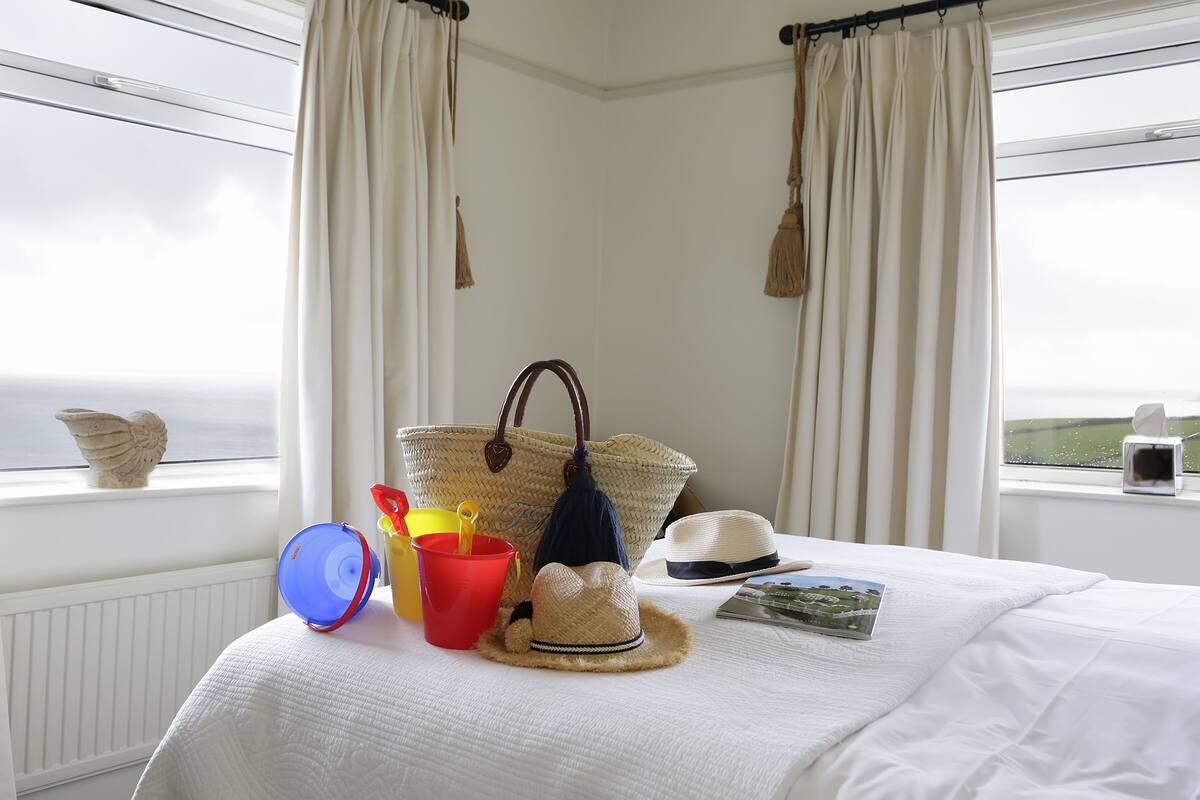 Standard Double Room (Room 2) | Hypo-allergenic bedding, desk, soundproofing, iron/ironing board