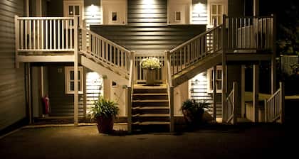 Driftwood Hotel