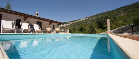 Piscine extérieure (ouverte en saison)