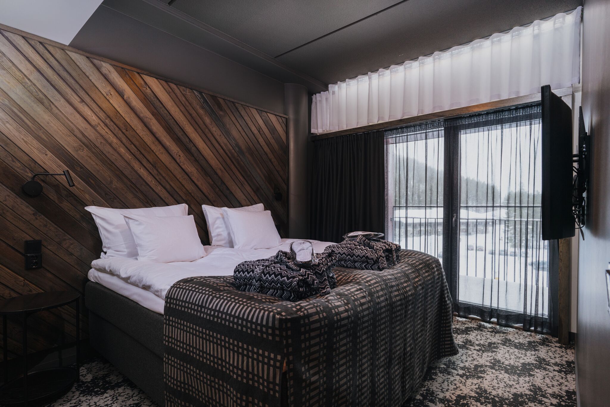 خزنة داخل الغرفة وستائر تعتيم وتجهيزات عازلة للصوت وواي فاي مجانًا