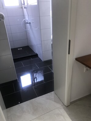 Bathroom - Hotel Restaurant Memo (Mannheim)