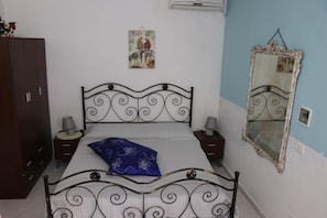 1 Schlafzimmer, individuell dekoriert, individuell eingerichtet