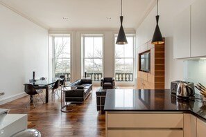 厨具/餐具、餐桌
