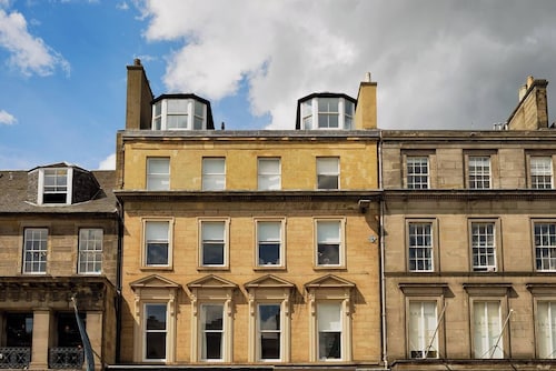 JOIVY Luxury George Street Apartments: Forth Suite