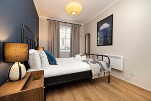 Apartment (1 Bedroom) | 1 bedroom, iron/ironing board, free WiFi, bed sheets - JOIVY Stylish Castle View Apartment (Edinburgh)