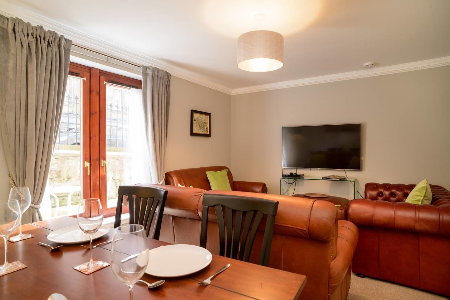 Apartment (2 Bedrooms) | Living room
