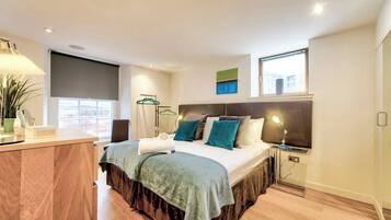 Appartement (2 Bedrooms) | 2 slaapkamers, een bureau, een laptopwerkplek