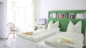 Doppelzimmer | Kostenlose Babybetten, kostenloses WLAN, Bettwäsche